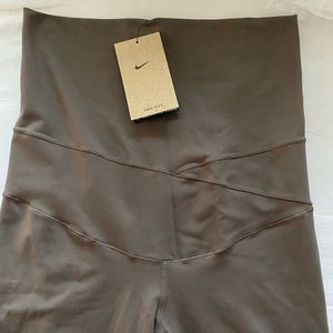 Nike maternity leggings